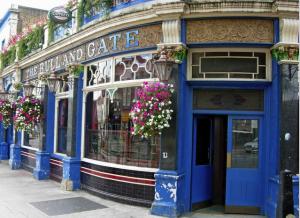 London&#039;s Bull and Gate pub for sale