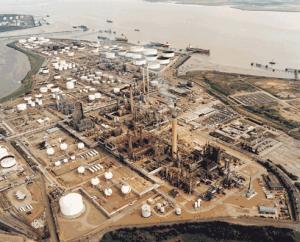 Coryton oil refinery in administration