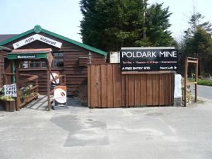 Poldark mine enters administration and is put up for sale