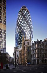 London&#039;s Gherkin building in receivership, preceding a sale 