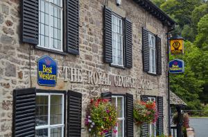 16th Century Royal George Hotel for sale