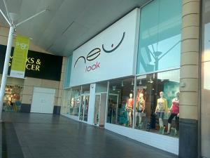 New Look closes stores amid insolvency talks