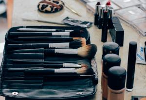 E-commerce company acquires beauty product manufacturer 