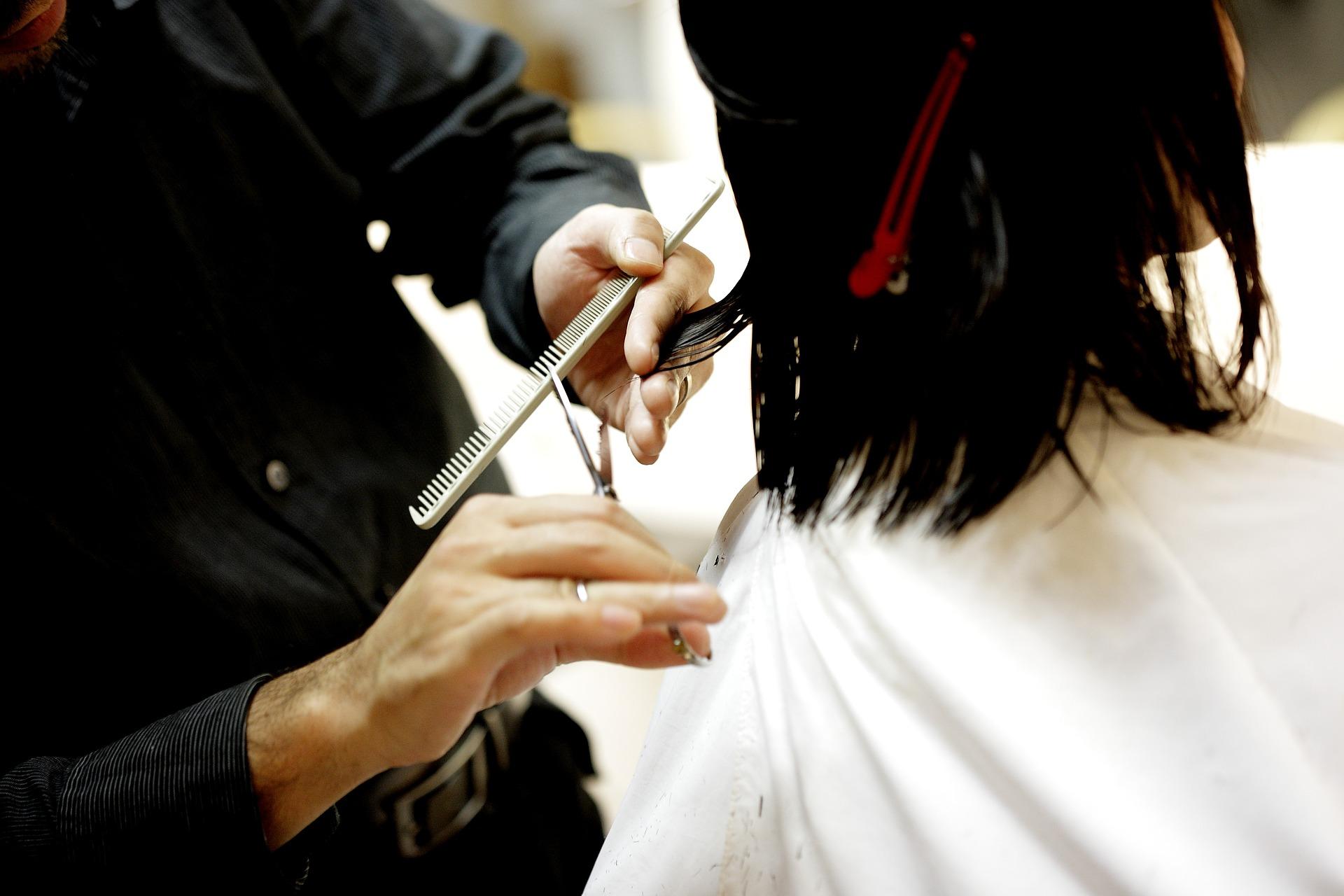 Hairdressing group calls in administrators