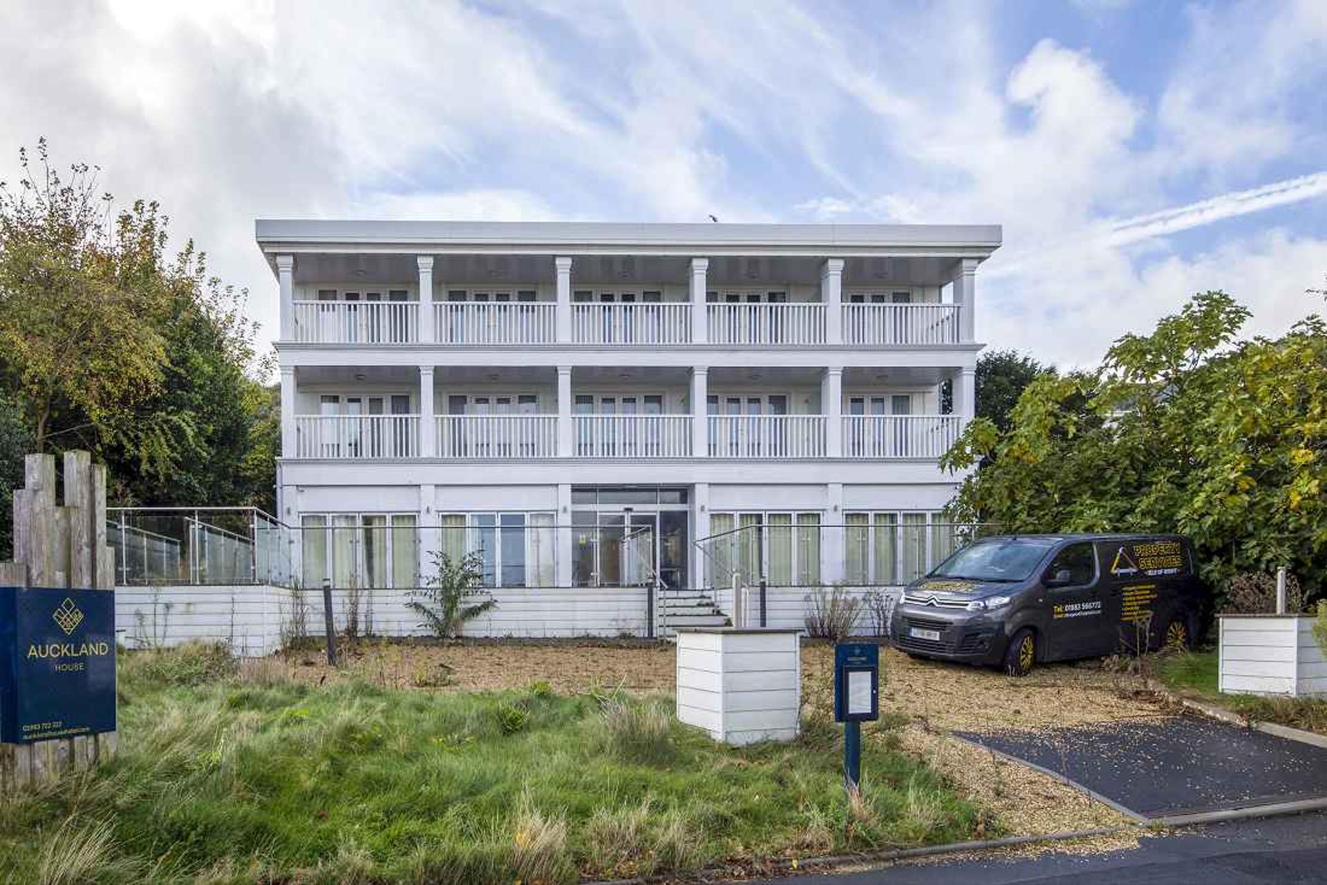 Isle of Wight hotel returns to the market for £900k