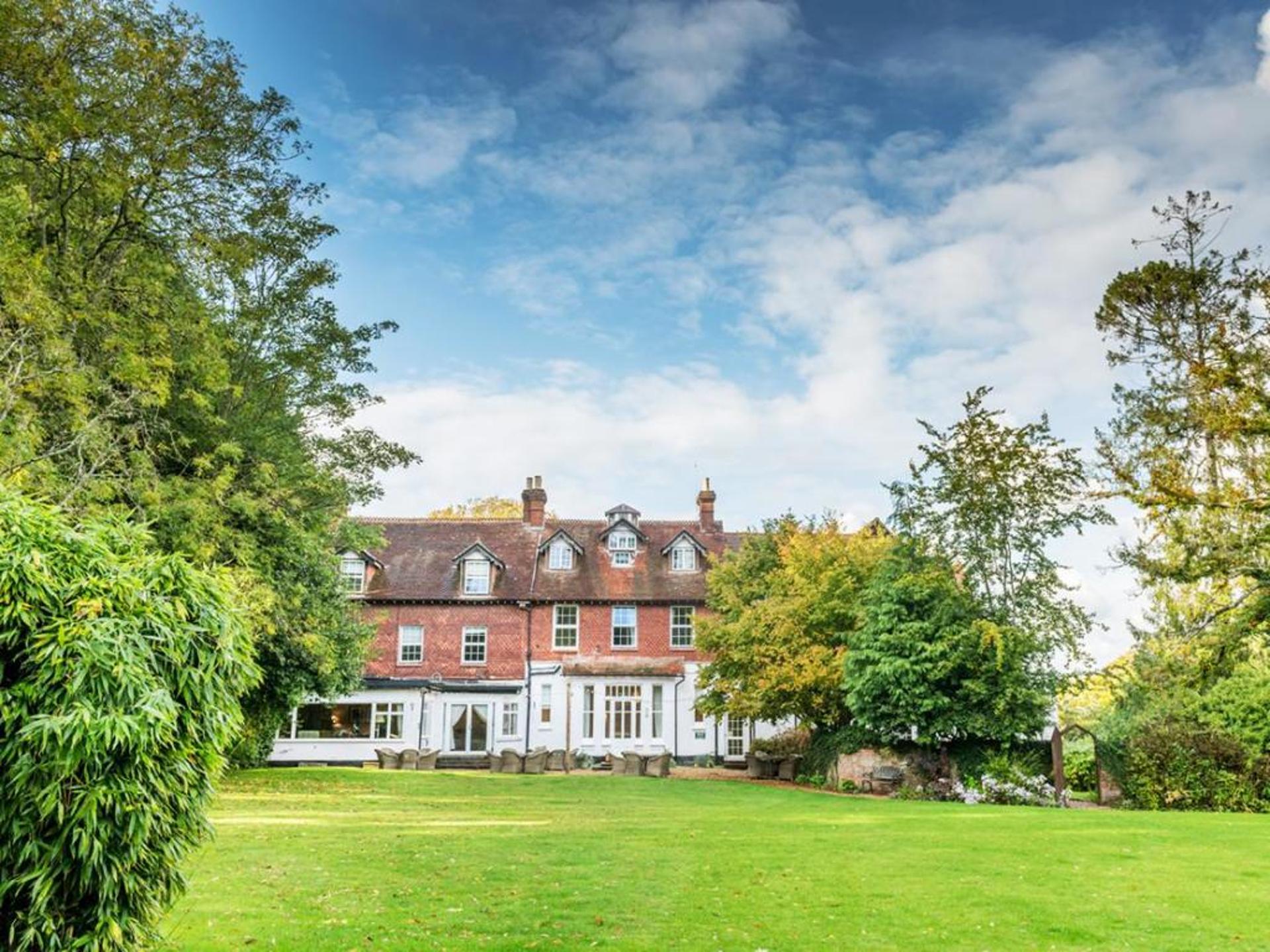 31-bedroom New Forest hotel up for sale for under &pound;3m