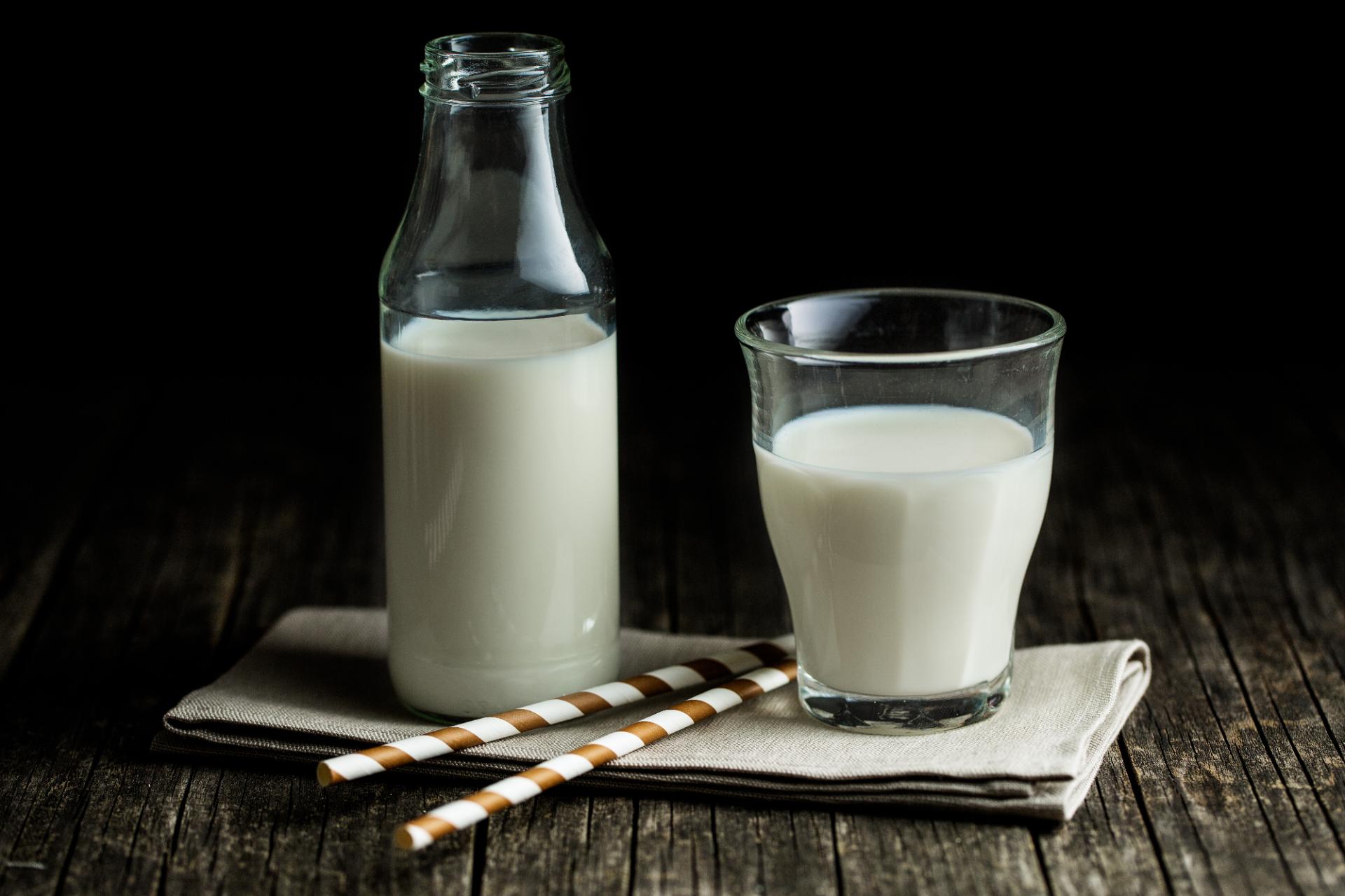 Milk supplier falls into administration 