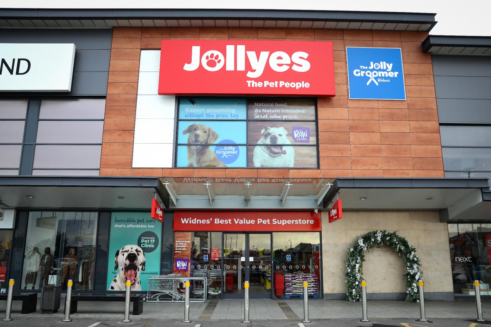 Pet retailer to be sold to new private equity backer