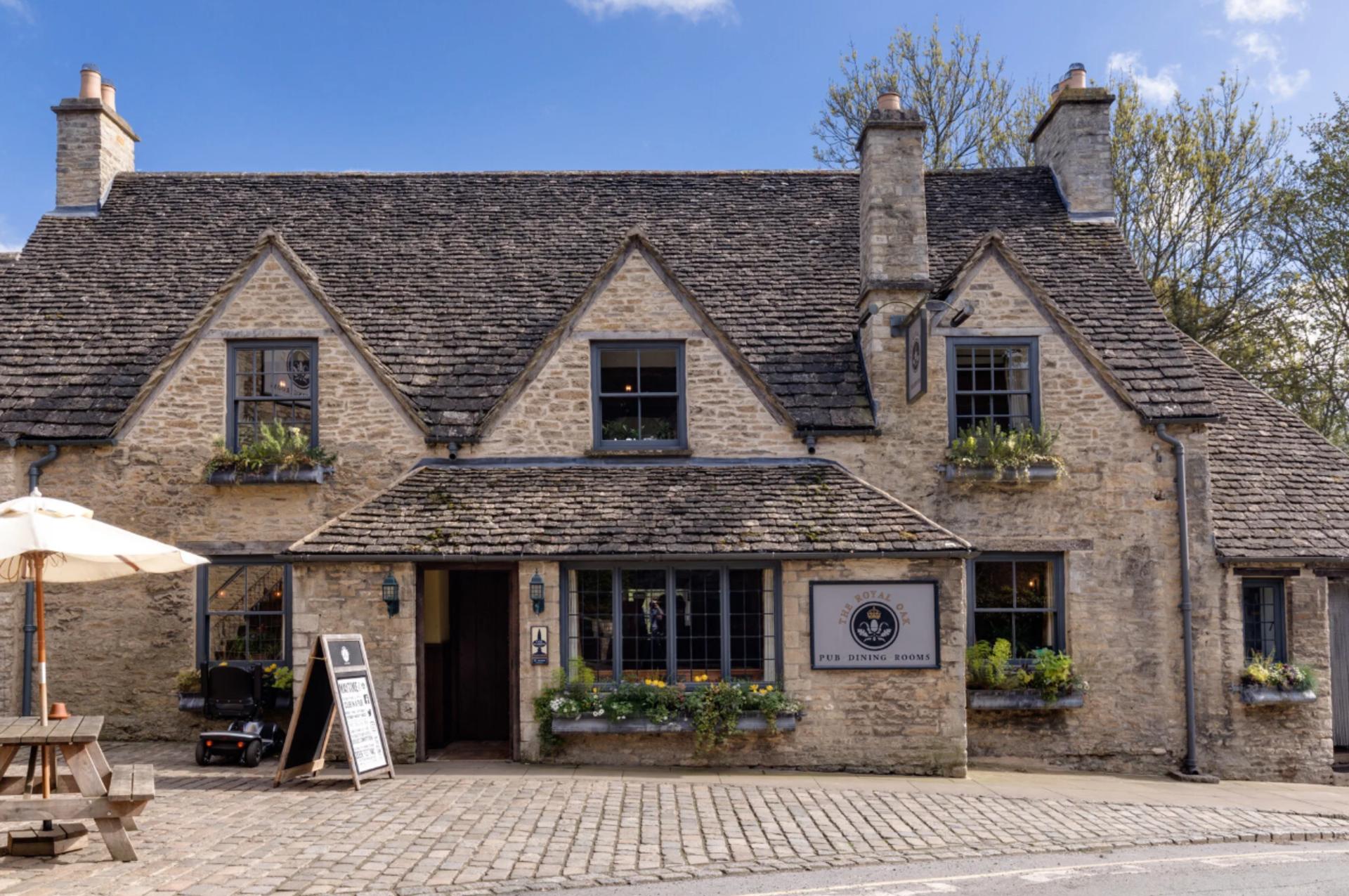 Prominent Cotswold pub available for £925k
